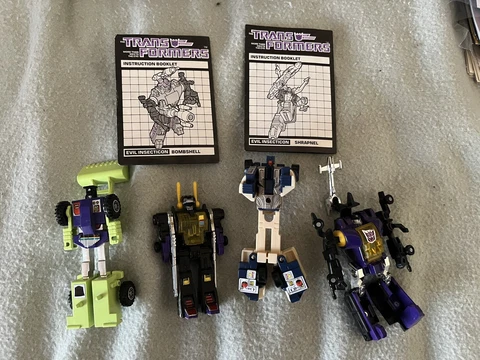 4 Classic G1 Transformers With 2 Booklets Bombshell Kickback Cover