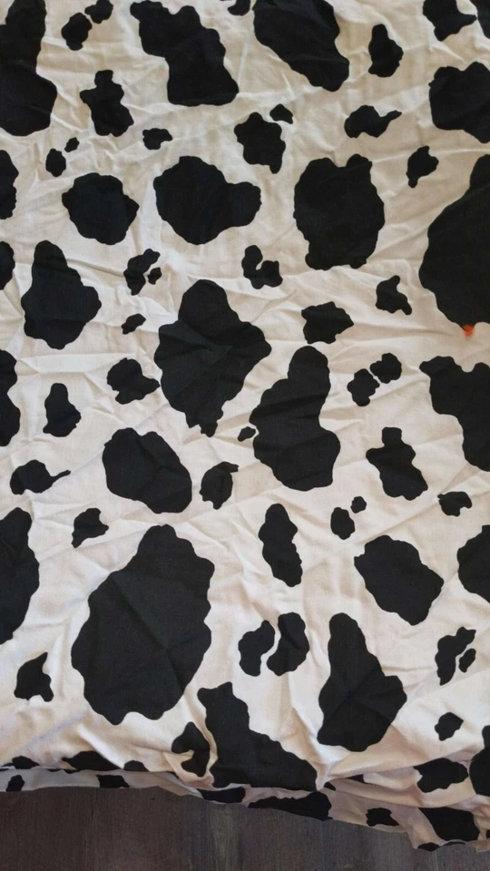 Tela estampado vaca algodón pato 54' ancho por yarda stock TTT Foto 1 de 1