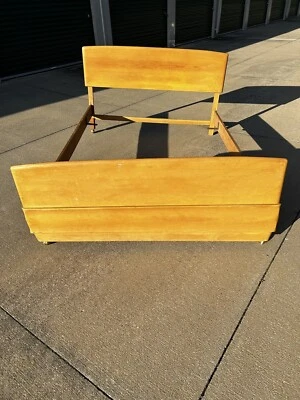 Armação de cama completa Mid Century Heywood Wakefield madeira bordo - Imagem 1 de 4