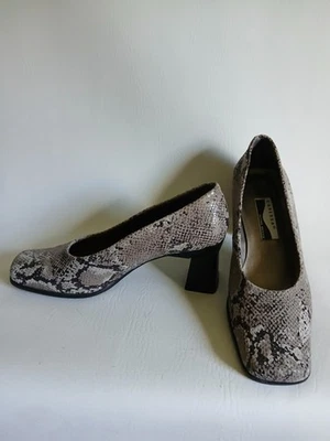 Women's Caressa Leather Multi Shades Of Gray Snakeskin Pump Sz8.5M Square Toe - Image 1 of 4