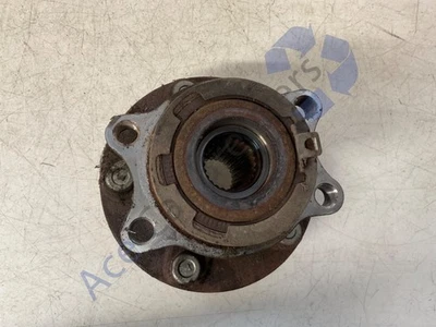 Mitsubishi Outlander 2.4 PHEV 15-19 4B12 Rear Left Wheel Hub - Image 1 of 4