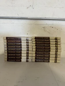 Science Year: The World Book Science Annual Like New Hard Cover Sold Individual - Picture 1 of 25