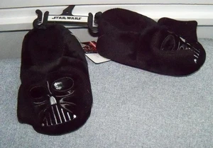 Darth Vadar Disney Star Wars Figur Socken Hausschuhe Kinder Größe M 7/8 NEU mit Etikett - Bild 1 von 1