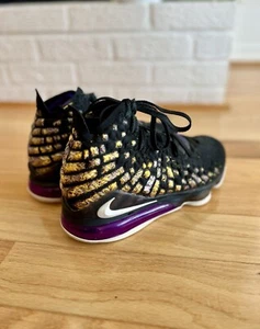 Nike LeBron 17 Lakers Schuhe Herren 8 schwarz lila gold aubergine Basketball 2019 - Bild 1 von 15