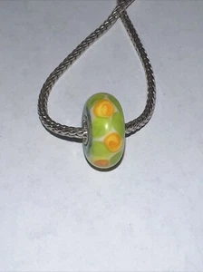 Auténtico abalorio Trollbeads Buttercup 61371 o TGLBE-10062, NUEVO SIN ETIQUETAS retirado - Imagen 1 de 3