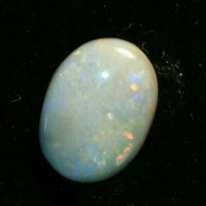 9. WHITE OPAL RED BLUE LUMINESCENT SIZE 1CM X 0.8CM RRP $250 - Imagen 1 de 5