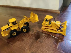 Vintage Ertl John Deere Yellow Diecast Loader, Bull Dozer Construction Toys - Picture 1 of 10