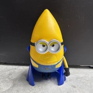 Despicable Me 4 Super Minions Souvenir Tasse Cinemark Sammlerstück fehlender Arm - Bild 1 von 5