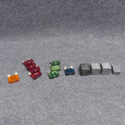 1995 Chevrolet Chevy C/K 1500 Truck 4 Relays 9 Fuses OEM Good Used N946 - Image 1 of 4