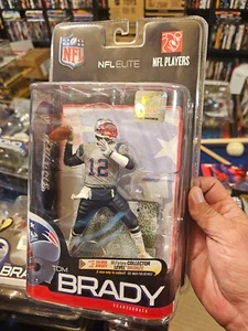 MCFARLANE 2010 NFL ELITE SERIES TOM BRADY SILVER JERSEY BRONZE LEVEL CHASE MOC - Picture 1 of 8
