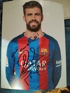 Gerard Piqué hand signed photo - Barcelona - Picture 1 of 1