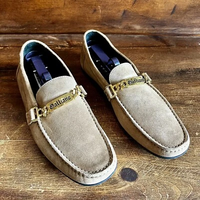 Mocasines de gamuza para hombre John Galliano Paris marrón talla 41 hebilla medallón dorado Foto 1 de 4