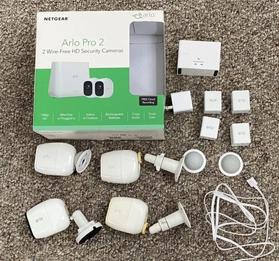 Kit completo de cámara Arlo Pro 2 VMB4500, 4x Pro 2's Foto 1 de 4