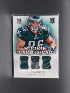 2013 Panini Momentum #23 Zach Ertz Rookie Team Threads Triple Materials #/299 - Bild 1 von 2