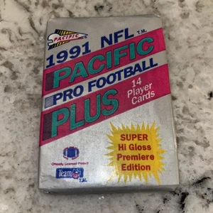 1 PACCHETTO CERA HOBBY CALCIO PACIFIC PLUS 1991 NUOVO SIGILLATO PRIMA EDIZIONE 14 CARTE - Foto 1 di 1