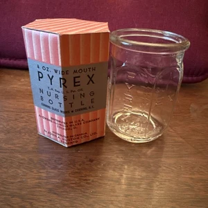 Biberón de lactancia Pyrex vintage boca ancha en relieve 4 oz con caja - Imagen 1 de 1
