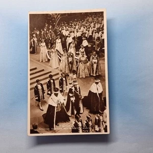 Postal de la realeza británica reina Isabel II C1953 foto real coronación en abadía - Imagen 1 de 2