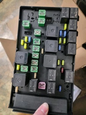 2001 - 2002 Dodge Caravan / Chrysler Voyager OEM Rebuilt TIPM Fuse Box 04869200 - Image 1 of 3