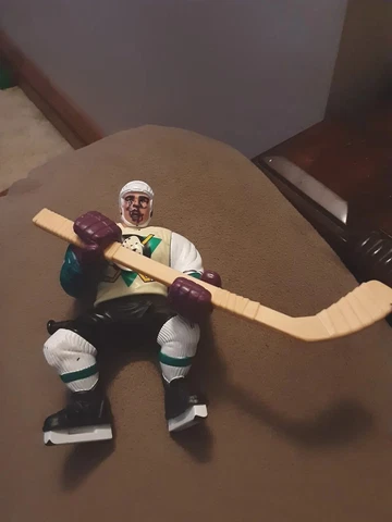 Hasbro Paul Kariya NHL Mighty Ducks 1999 2000 Hockey Figure slap shot feature Cover