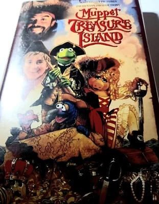 Preowned Walt Disney "Muppet Treasure Island" Jim Henson  (VHS, 1996) Clamshell  - Image 1 of 4