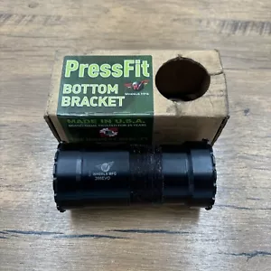 Wheels Manufacturing 386EVO Bottom Bracket with ABEC-3 Bearings, Black Cups - Picture 1 of 2
