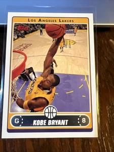 Baloncesto Kobe Bryant 2006-07 Topps #8 Salón de la fama Los Angeles Lakers casi nuevo-como nuevo - Imagen 1 de 6