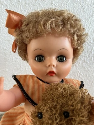 "Muñeca de colección estilo jinete 18"" verde moldeada ojos para dormir S rubia burbuja pelo vestido" Foto 1 de 4