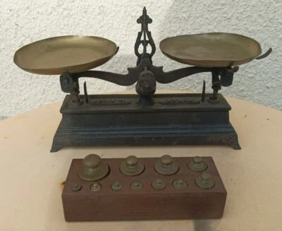 Ancienne Balance Roberval 0,5 kg 500g Avec 1 boite de 11 poids de 200g a 1g - Photo 1/4