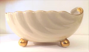 1950s NORITAKE SHELL BOWL w COUNTRY HOUSE PAINTING. CREAM w GOLD TRIM. PRISTINE - Picture 1 of 5