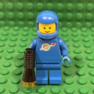 Lego Blue Spaceman Minifigure Classic Space Vintage 6940 6805 6808 6702 - Image 1 of 4