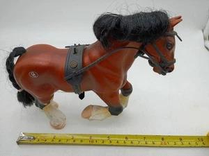 Vintage 1996 Empire Toys Grand Champion Clydesdale Pferd Figur mit Sattelzügel - Bild 1 von 5