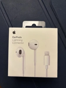 GENUINE Apple EarPods with lightening connecter A1748 Lightning for iPhone iPad - Zdjęcie 1 z 5