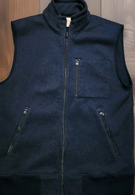 J CREW Knit Wear Sportsmen Navy Blue Full Zip Fleece Vest Medium M Pockets  - Image 1 of 4