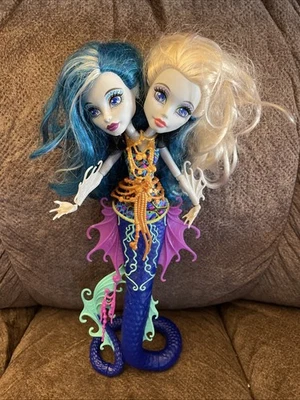 Muñeca Monster High Great Scarrier Reef Peri & Pearl Foto 1 de 3