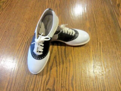 ZAPATOS DE SILLÍN DE CUERO BLANCO Y NEGRO JUNIOR SPALDING VINTAGE PARA NIÑAS AÑOS 50 TALLA: 2 Foto 1 de 4