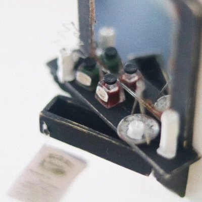 Estante de almacenamiento espejo Victoria vintage muebles miniatura casa muñecas escala 1:12 Foto 1 de 4