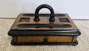 Vecchia scrivania antica vintage in legno pozzetti inchiostro ordinati disply cassetto legno 1800 - LEGGI - Foto 1 di 3