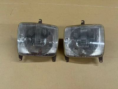 Faróis quadrados Ford Escort MK2 para um L.H.D, par. - Imagem 1 de 4