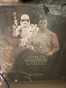 Hot Toys 1/6 Scale Star Wars TFA Finn & Riot Control Stormtrooper MMS346 (2016) - Picture 1 of 1