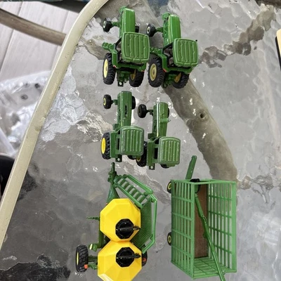 VINTAGE ERTL  John Deere Diecast Lot - Image 1 of 4
