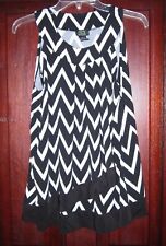 Shannon Ford NY Sz L Stretch Top Shirt Blouse Sleeveless Pleated Tiered Chevron