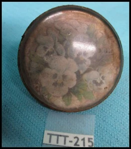Antigua roseta de brida de vidrio con flores de pensamiento parte posterior de hierro con óxido - Imagen 1 de 3