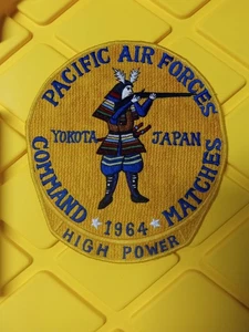 Großer Pacific Air Force Command Yokota Japan 1964 Gun Shooting Patch RAR - Bild 1 von 2