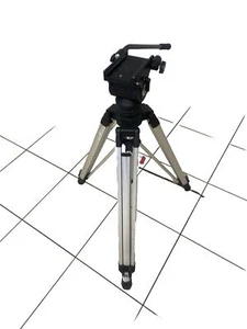 ¡Trípode T40 listo para configurar tus cámaras profesionales en condiciones mínimas! - Imagen 1 de 13