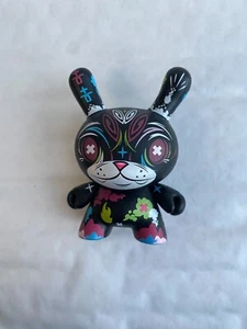 3" KIDROBOT DUNNY L.A. SERIES 2005 PAINKILLER THOMAS HAN VINYL FIGURE 2/25 - Picture 1 of 3