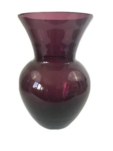 Jarrón de vidrio soplado amatista púrpura coleccionable de colección forma clásica 7"" de alto - Imagen 1 de 10