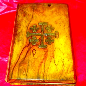 RARE! HANDMADE In JERUSALEM~Antique 1935 Holy Bible~Rosewood from the Holy Land - Picture 1 of 5