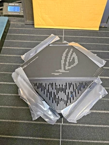 ASUS ROG Rapture GT-AX11000 Pro Tri-Band WiFi 6 Extendable Gaming Router - Picture 1 of 8