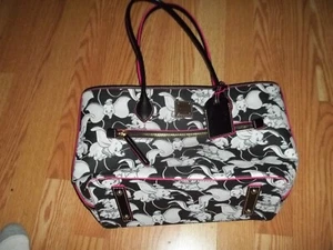 Disney Parks Dumbo Dooney & Bourke TOTE Envío Gratis - Imagen 1 de 3