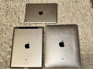 Mixed Lot of 3 Apple iPads For Parts Only - Picture 1 of 9
